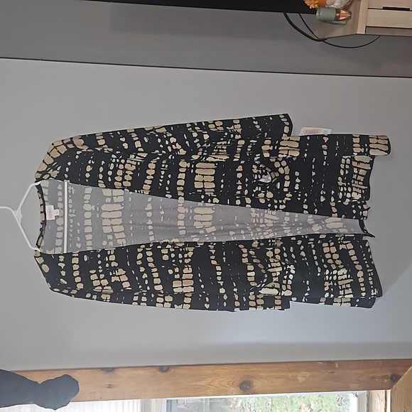 LuLaRoe Tops - Lularoe Caroline Cardigan